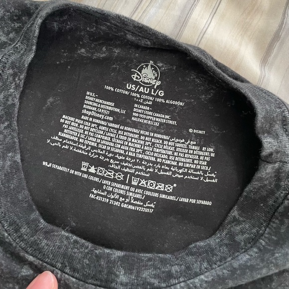 Disney Turning Red 4Town Concert Band Tee/Tshirt L BNWT - Picture 4 of 6